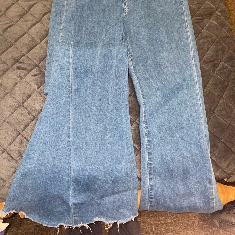 Bell bottom pants - Picture 2 of 3